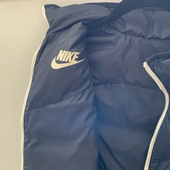 Nike Midnight Black Quilted Vest - Picture 4 of 8